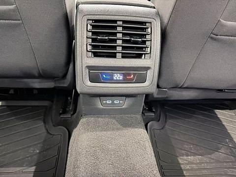 Volkswagen Golf VIII 9 of 13