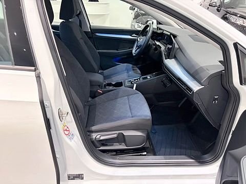 Volkswagen Golf VIII 11 of 13