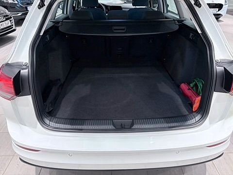 Volkswagen Golf VIII 6 of 13
