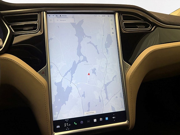 Tesla Model S 21 of 27