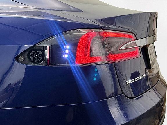 Tesla Model S 27 of 27