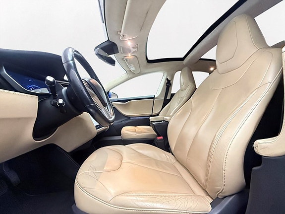 Tesla Model S 11 of 27
