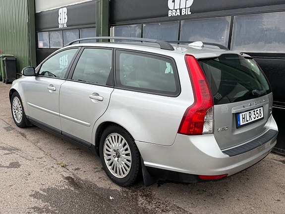 Volvo V50 4 of 5