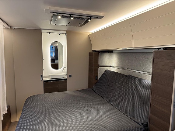 Adria ALPINA 663 HT Queensbed, Mover, Ac Takmonterad markis, 6 of 15
