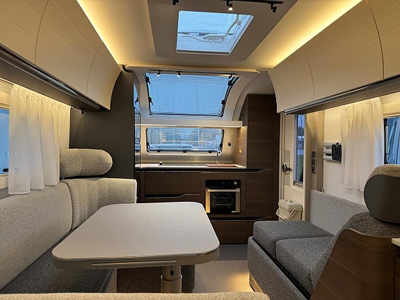 Adria ALPINA 663 HT Queensbed, Mover, Ac Takmonterad markis, 12 of 15