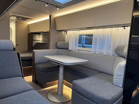 Adria ALPINA 663 HT Queensbed, Mover, Ac Takmonterad markis, 5 of 15