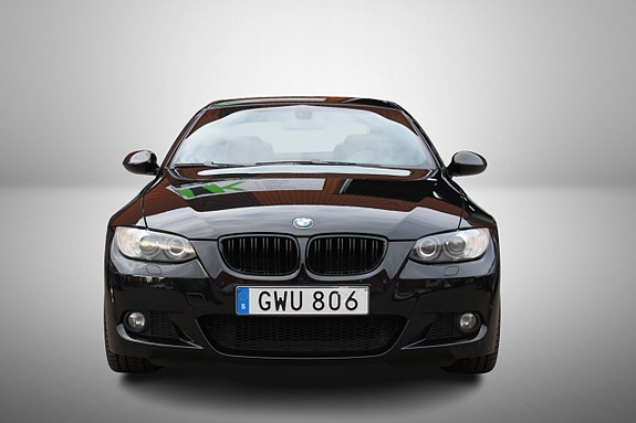 BMW 325i 2 of 11