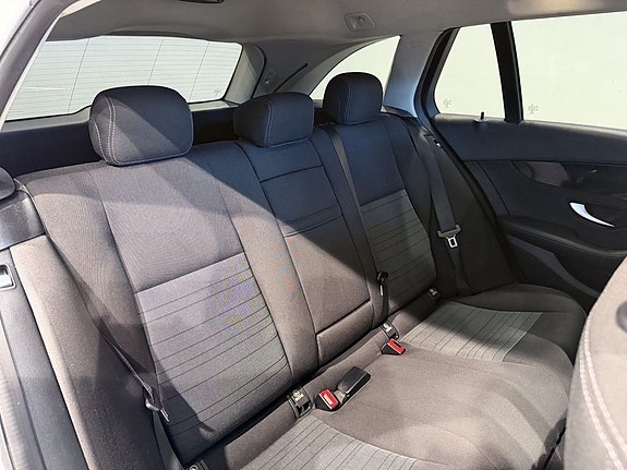 Mercedes-Benz C220 d 8 of 11