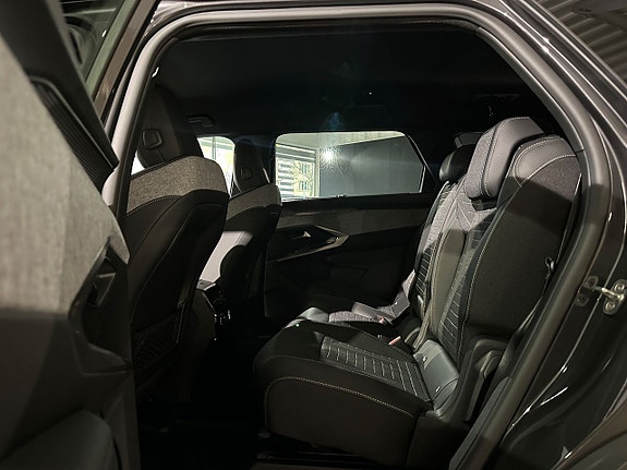 Peugeot 5008 11 of 16