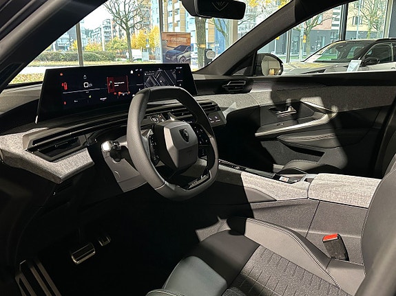 Peugeot 5008 9 of 16