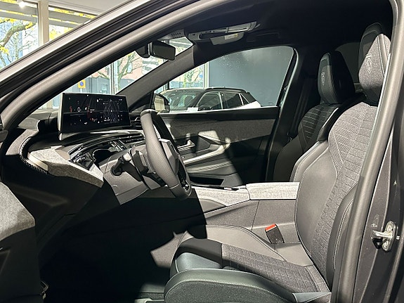 Peugeot 5008 10 of 16