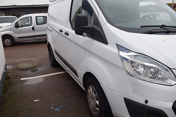 Ford Transit Custom 3 of 5