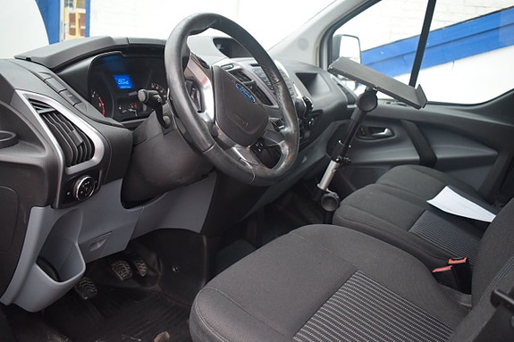 Ford Transit Custom 13 of 14