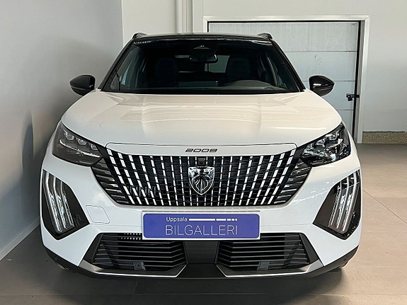 Peugeot 2008 2 of 5