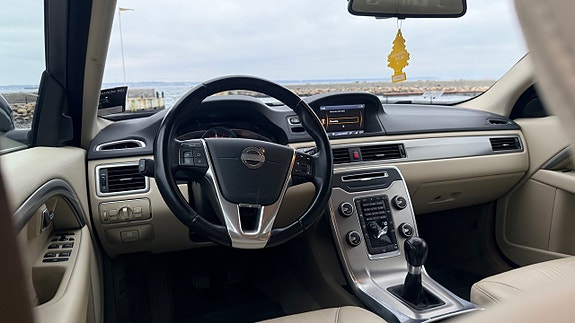 Volvo V70 7 of 19