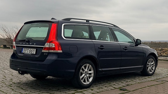 Volvo V70 4 of 19
