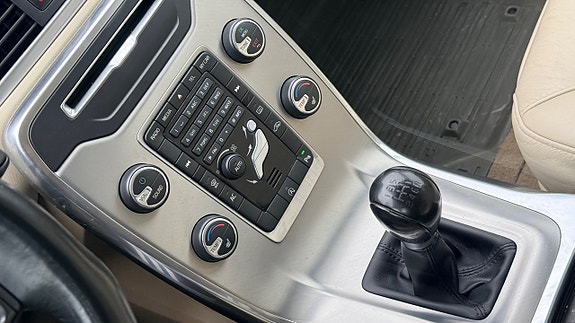 Volvo V70 12 of 19