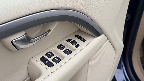 Volvo V70 8 of 19