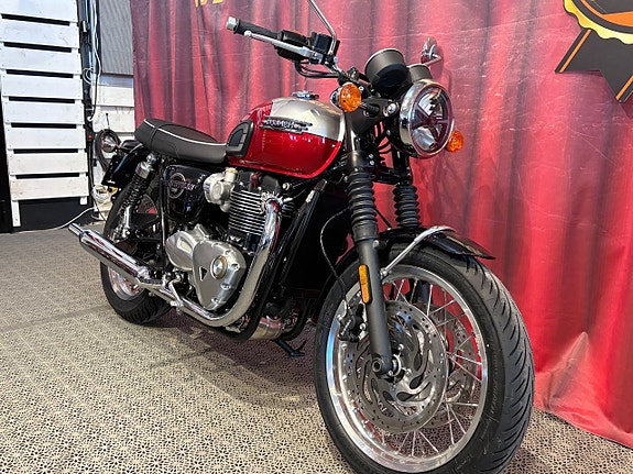 Triumph BONNEVILLE T120 2 of 11