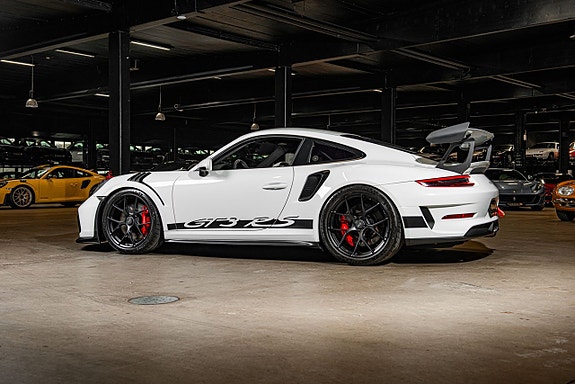 Porsche 911 3 of 5