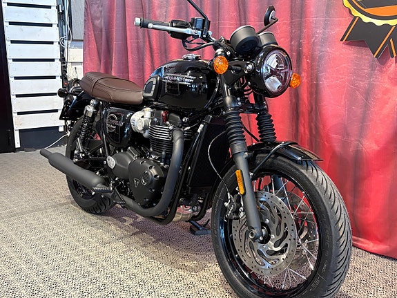 Triumph BONNEVILLE T120 BLACK 2 of 11