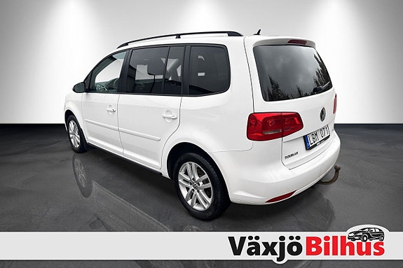 Volkswagen Touran 2 of 5