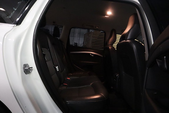 Volvo V70 13 of 25