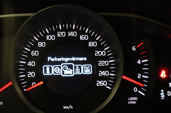 Volvo V70 16 of 25