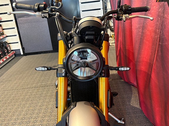 Triumph SCRAMBLER 900 3 of 17