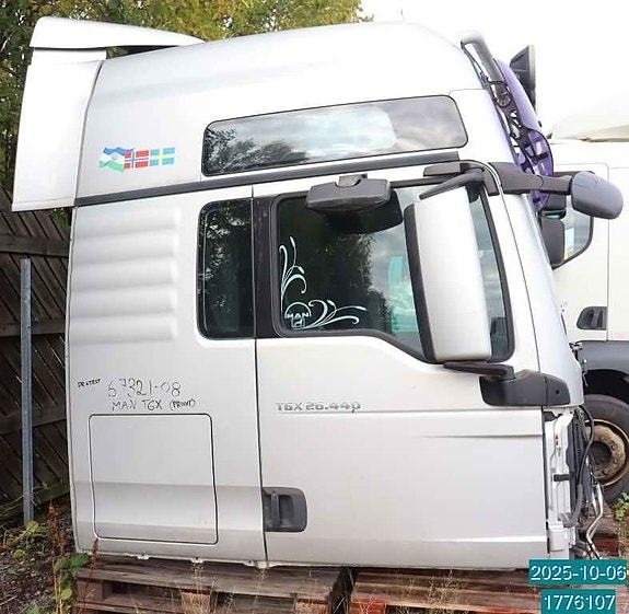 MAN TGX 26.440 2 of 6