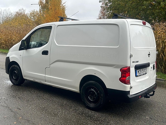 Nissan NV200 4 of 5