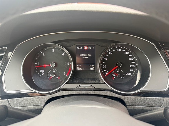 Volkswagen Passat Alltrack 23 of 30