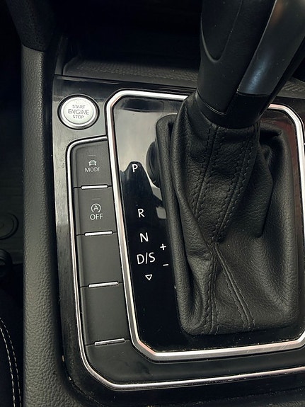 Volkswagen Passat Alltrack 28 of 30