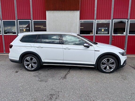 Volkswagen Passat Alltrack 6 of 30
