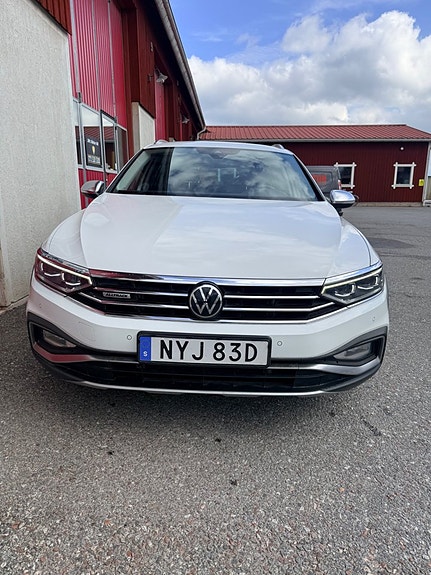 Volkswagen Passat Alltrack 4 of 5