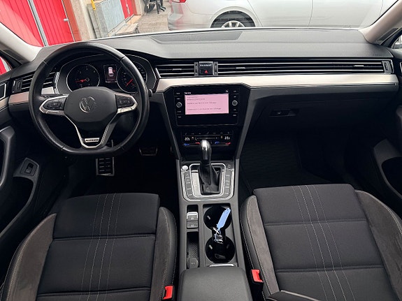 Volkswagen Passat Alltrack 11 of 30