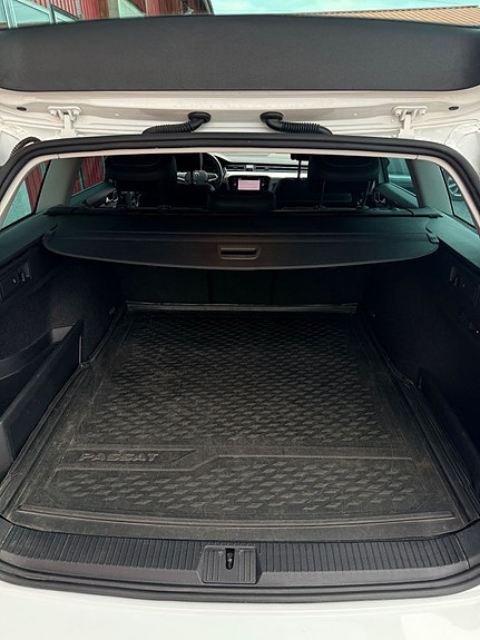 Volkswagen Passat Alltrack 21 of 30