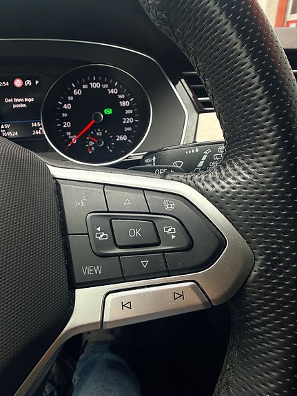 Volkswagen Passat Alltrack 18 of 30