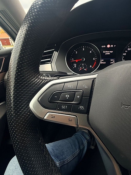 Volkswagen Passat Alltrack 17 of 30