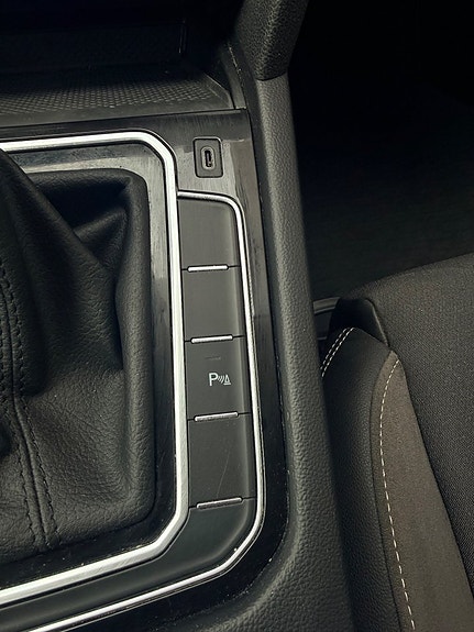 Volkswagen Passat Alltrack 30 of 30