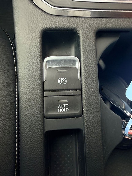 Volkswagen Passat Alltrack 27 of 30