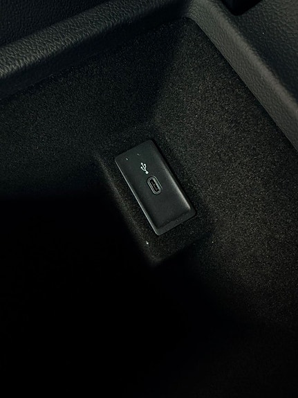 Volkswagen Passat Alltrack 26 of 30