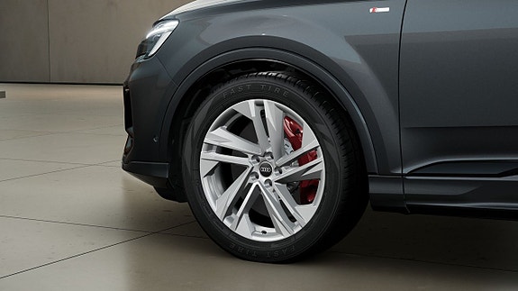 Audi Q7 4 of 5