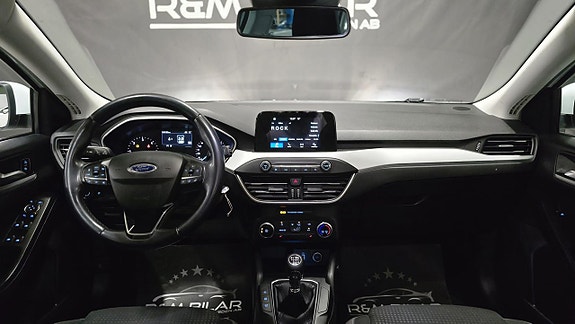 Ford Focus 10 of 27