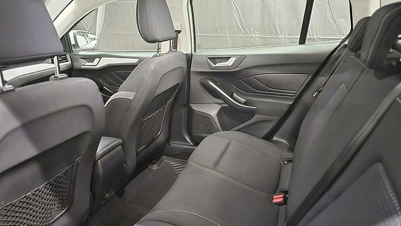 Ford Focus 12 of 27