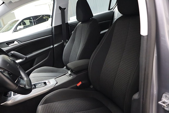 Peugeot 308 13 of 18