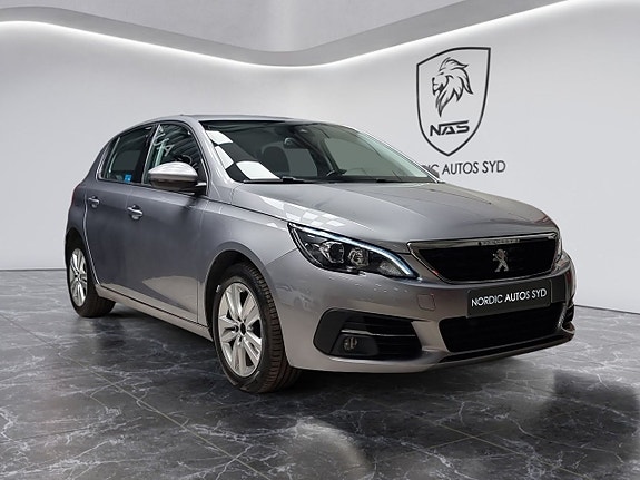 Peugeot 308 8 of 18