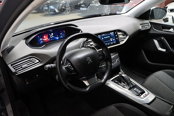 Peugeot 308 12 of 18