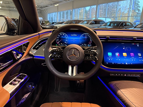 Mercedes-Benz E400 e 13 of 17