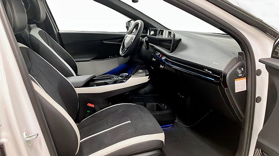 Kia EV6 3 of 9